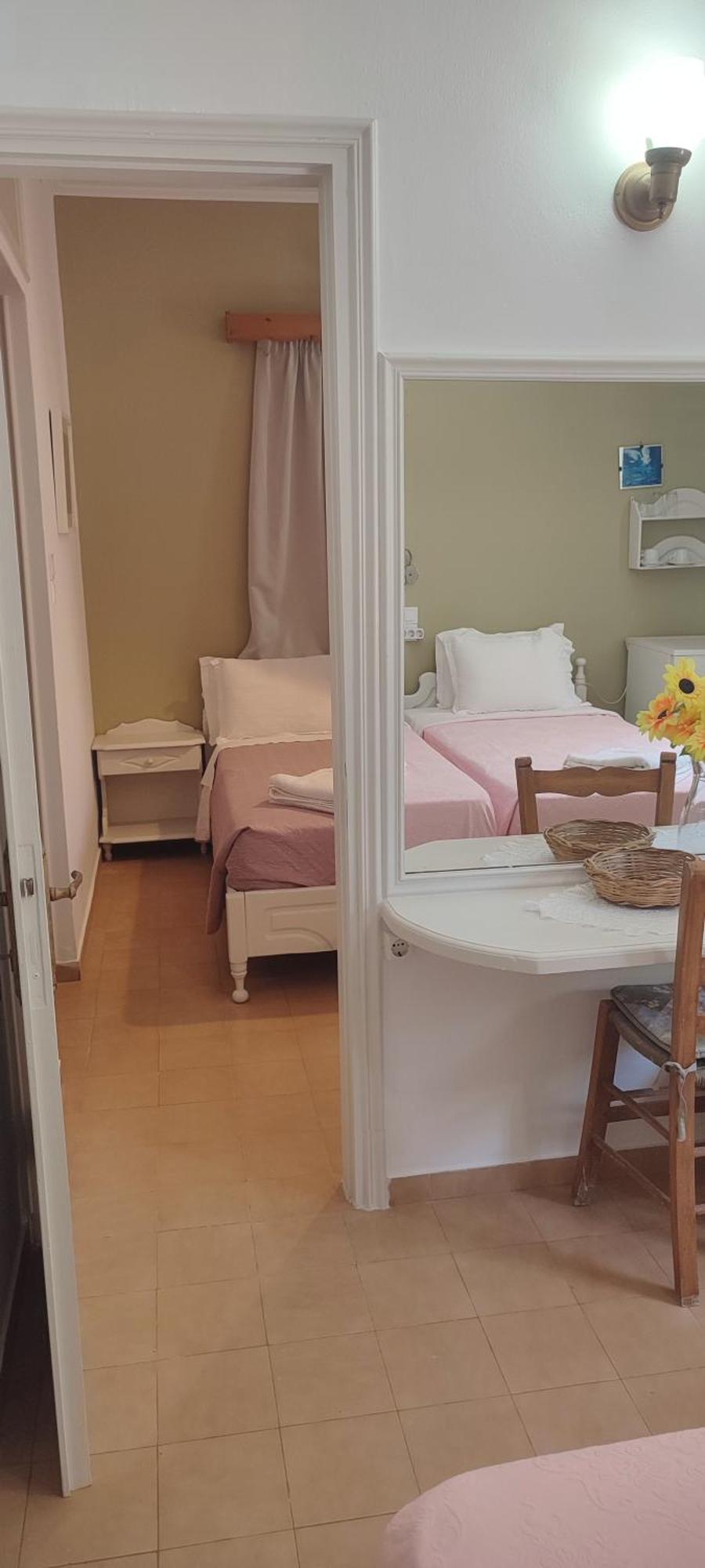 Krinelos Rooms Скала-Ересу Екстер'єр фото